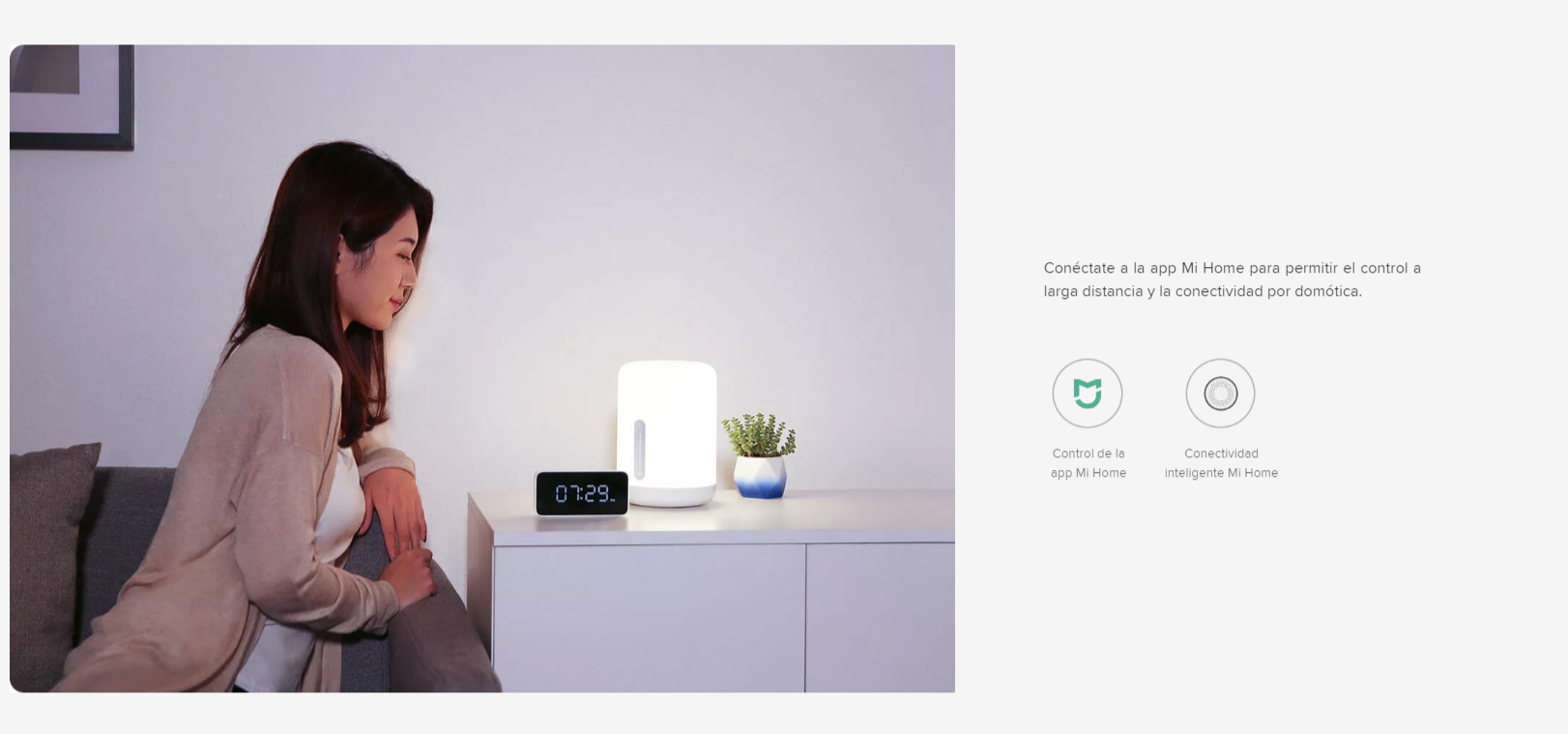 Esta lámpara de noche Xiaomi Bedside Lamp 2 te despierta tranquilamente con  iluminación y solo cuesta 53€